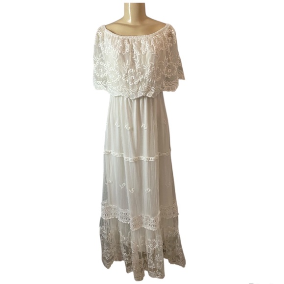 Boutique White off Shoulder Maxi Lace Boho Gown Cottagecore Long Dress Size L/XL - Picture 2 of 7